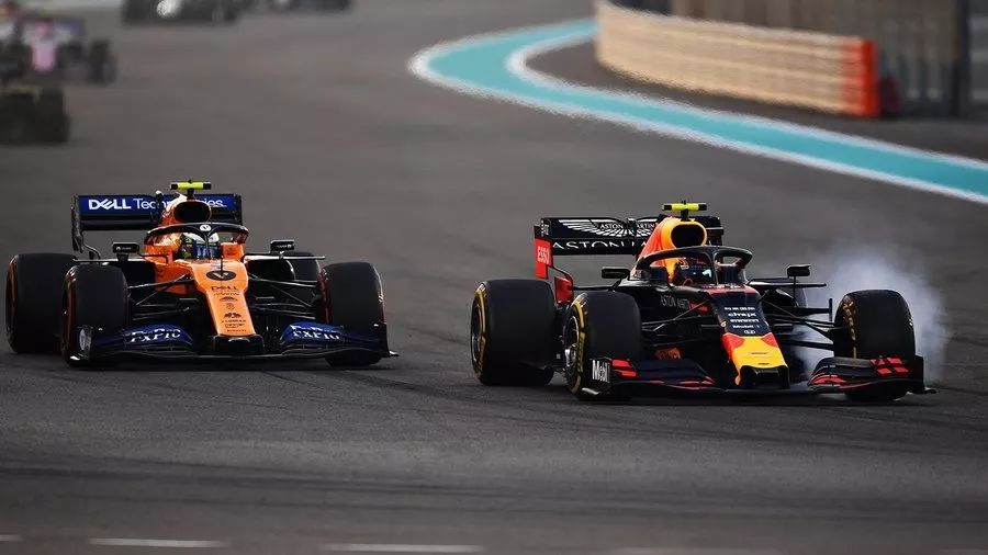 红牛二队绝杀阿斯顿马丁，汉密尔顿带队取胜