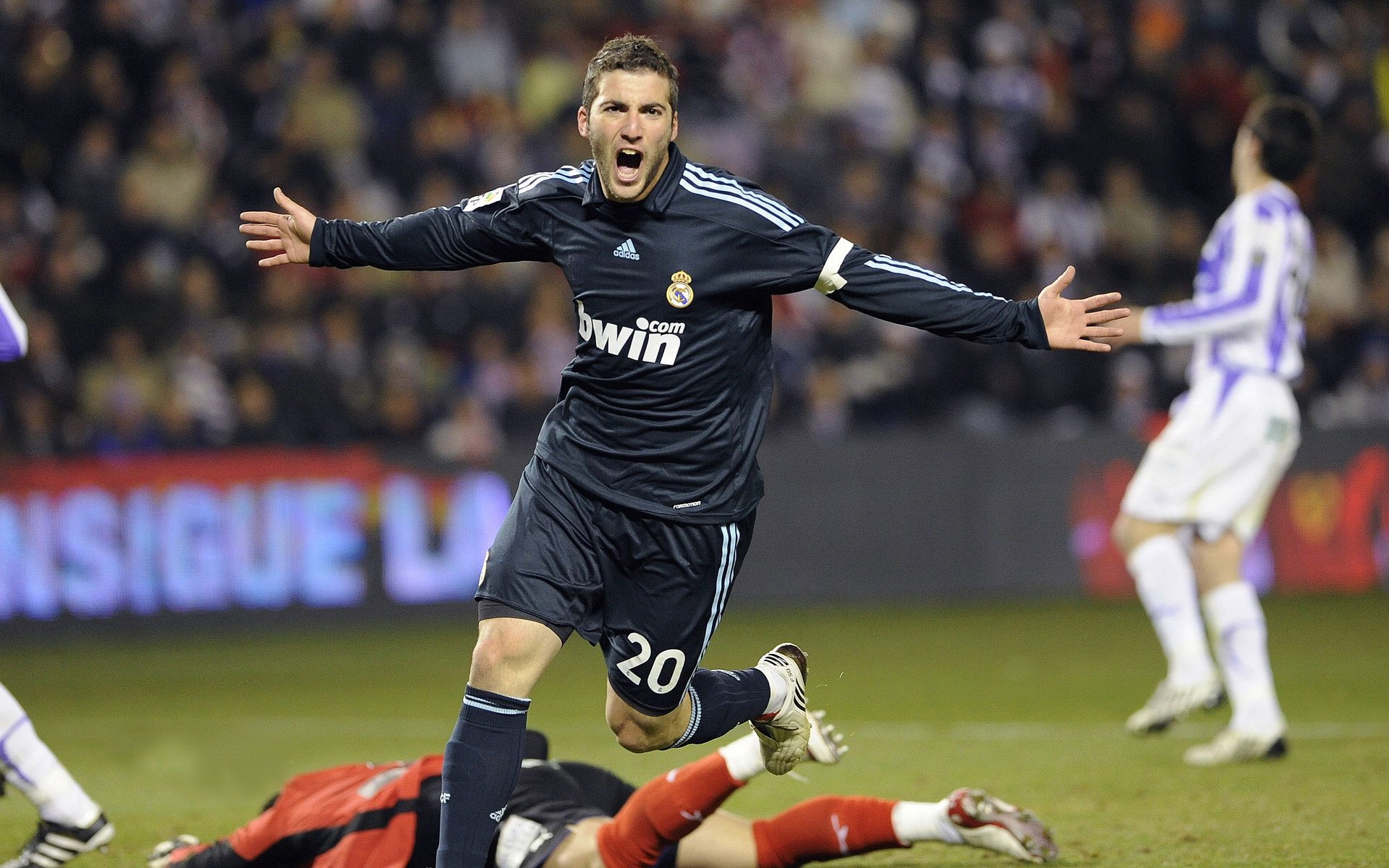 塞内加尔对阵贝蒂斯，当非洲足球的野性灵魂撞上安达卢西亚的古典心脏